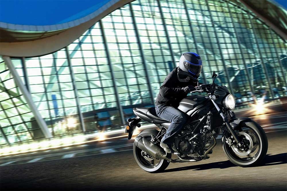 SV650A_2016_action_black SV650A_2016_action_black