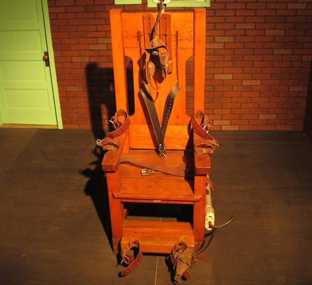 Una sedia elettrica usata per le esecuzioni capitali nell'America del Sud