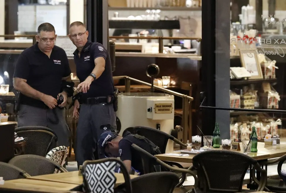 Tel Aviv: attacco terroristico al mercato, almeno 4 i morti
