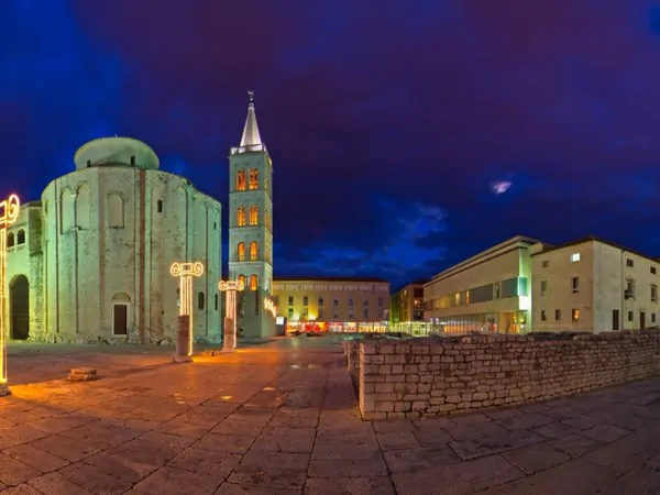 50499 evening in town  Zadar