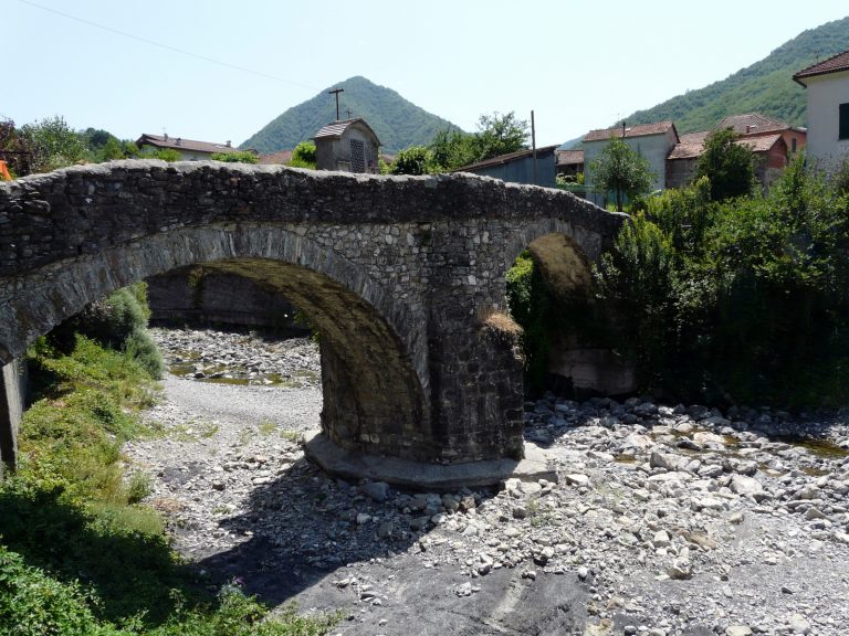 Bromia Montoggio ponte medievale torrente Pentemina2 768x576