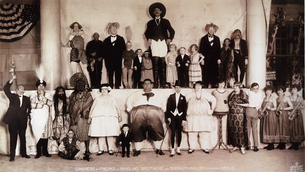 Circo ottocentesco: le inquietanti foto