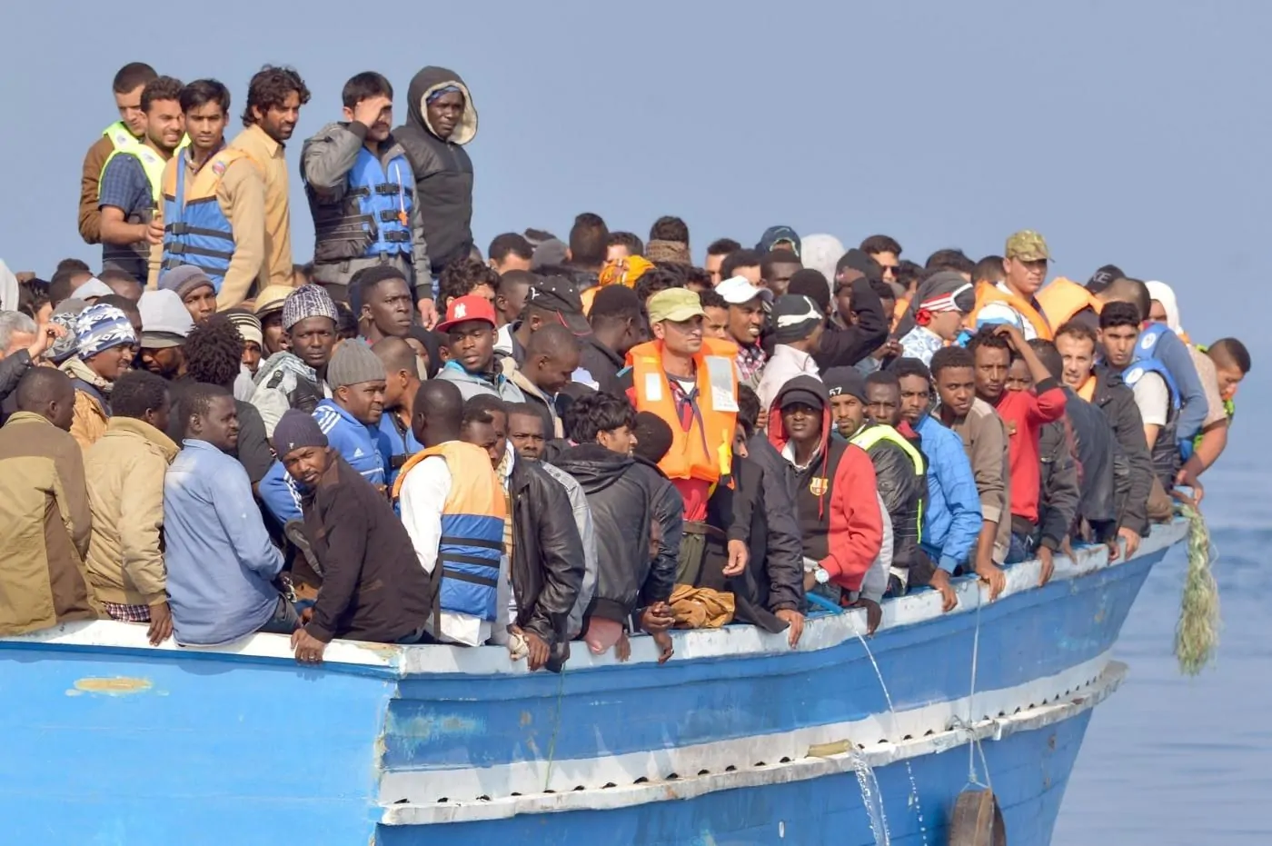 Migranti: decessi lungo le coste della Libia. Altri sbarchi a Cagliari, Vibo e Messina