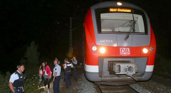 attacco con accetta