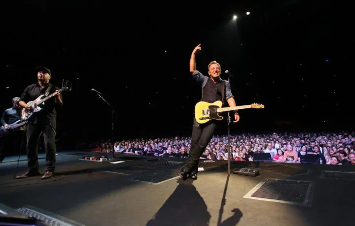 Bruce Springsteen accende il Circo Massimo di Roma. Ed è un successo mondiale