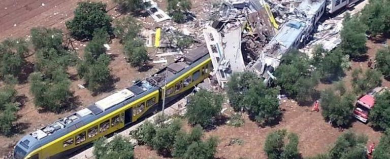 scontro fra treni in puglia scontro fra treni in puglia