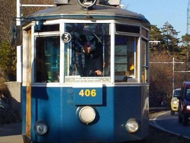 8 persone ferite in uno scontro tra due tram a Trieste nella giornata di ieri 8 persone ferite in uno scontro tra due tram a Trieste nella giornata di ieri