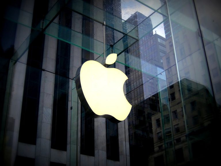 Apple costretta dalla EU a risarcire 13 miliardi per vantaggi fiscali illegali Apple costretta dalla EU a risarcire 13 miliardi per vantaggi fiscali illegali
