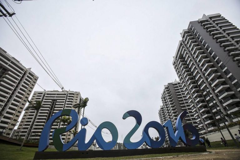 Spettatori feriti in seguito alla caduta di una camera sospesa nel Parco Olimpico di Rio Spettatori feriti in seguito alla caduta di una camera sospesa nel Parco Olimpico di Rio