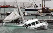 Una barca affonda in Sardegna, salve le persone a bordo