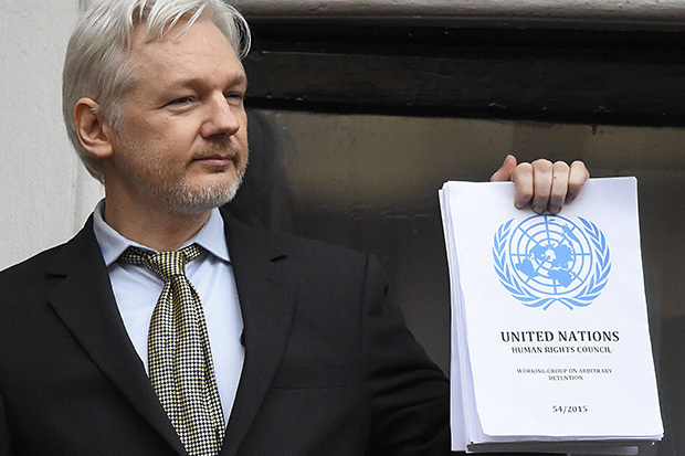 hillary clinton assange