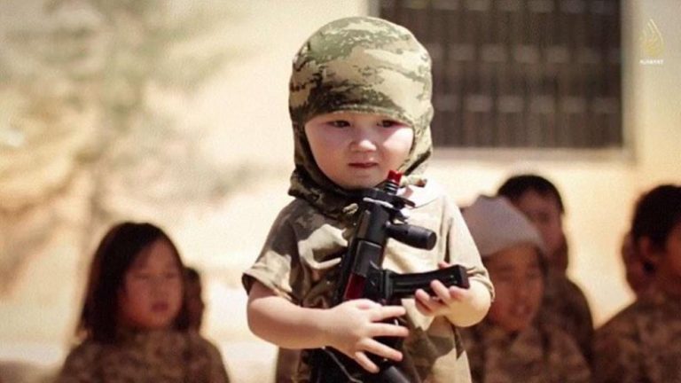 isis-bambini-terroristi isis-bambini-terroristi