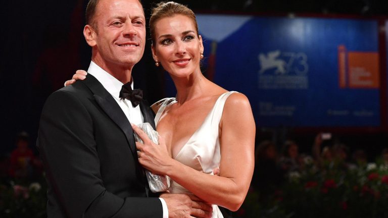 ROCCO SIFFREDI E LA MOGLIE ROSA CARACCIOLO ALLA 73° MOSTRA DEL CINEMA DI VENEZIA.