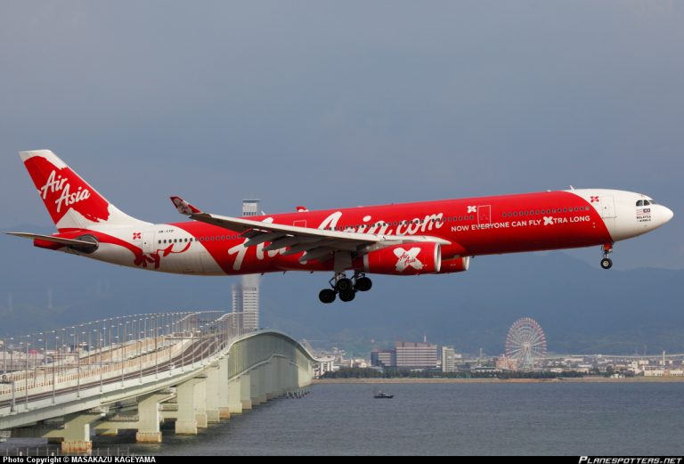 L'Airbuss A330 della Air Asia.