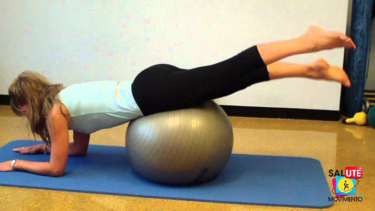 Come rassodare glutei con esercizi fitball Come rassodare glutei con esercizi fitball