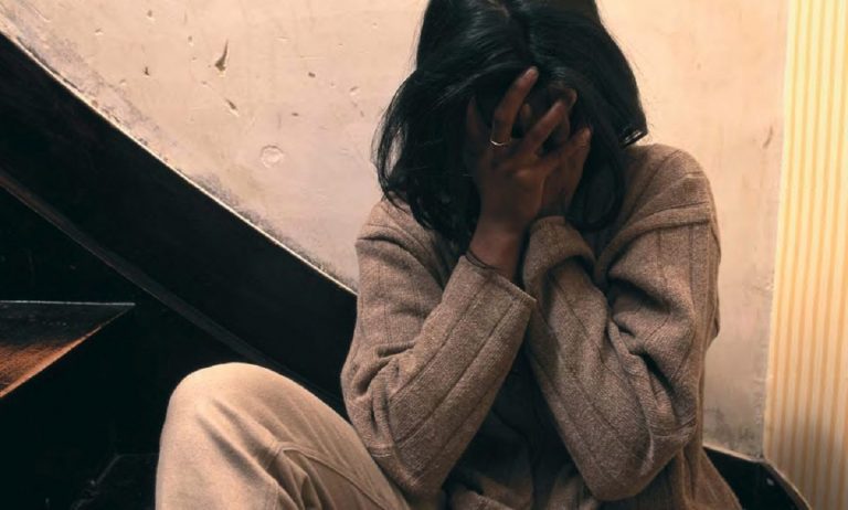 Ritrova padre con Facebook: lui la stupra per mesi