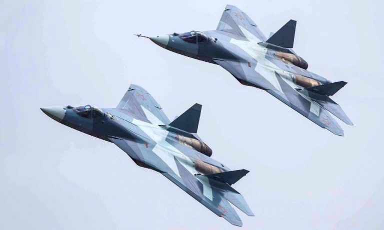 Un'intercettazione pericolosa: incontro ravvicinato tra caccia russi e americani Un'intercettazione pericolosa: incontro ravvicinato tra caccia russi e americani