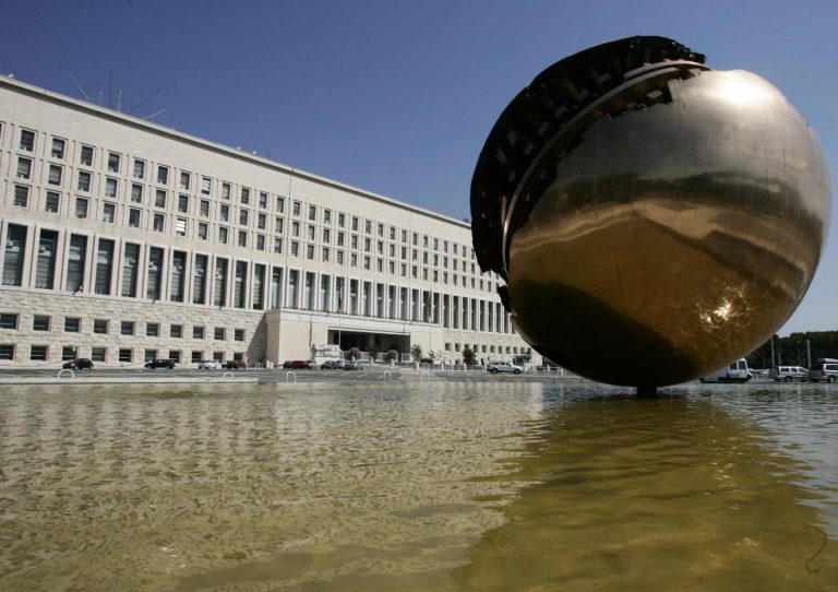 Libia: rapiti due italiani e un canadese Libia