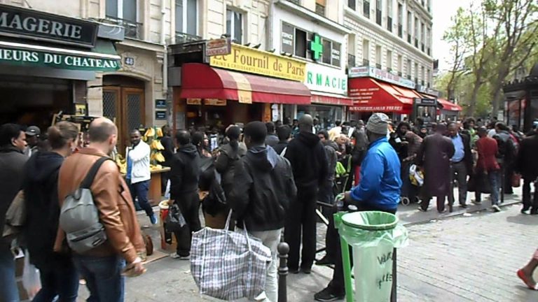 Parigi: il primo centro d'accoglienza per rifugiati
