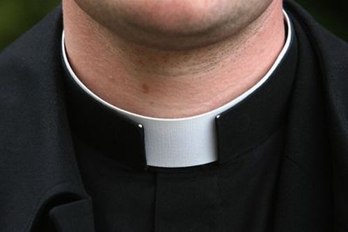 prete-fa-sesso-con-minorenne