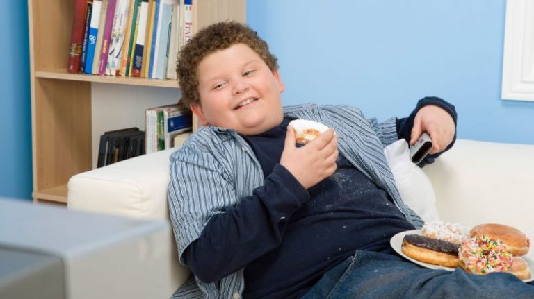 Bambini sovrappeso: colpa delle mamme lavoratrici