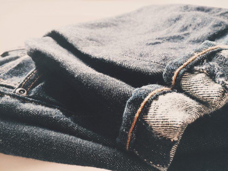 come-indossare-i-jeans-grigi Come indossare i jeans grigi