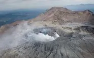eruzione vulcano aso in giappone