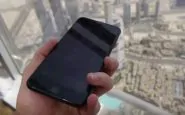 lancia iphone 7 da grattacielo