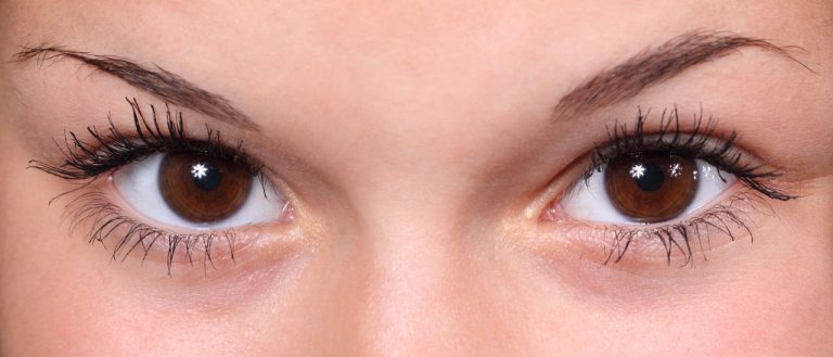 Come applicare la crema per il contorno occhi
