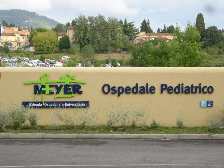 Meningite allarme in Toscana: bimbo di 8 ani ricoverato al Meyer