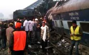 Treno deraglia in India: 100 i morti, 200 i feriti