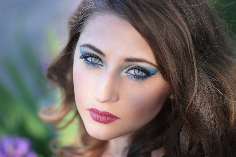 Contouring per occhi piccoli: come farlo piccoli