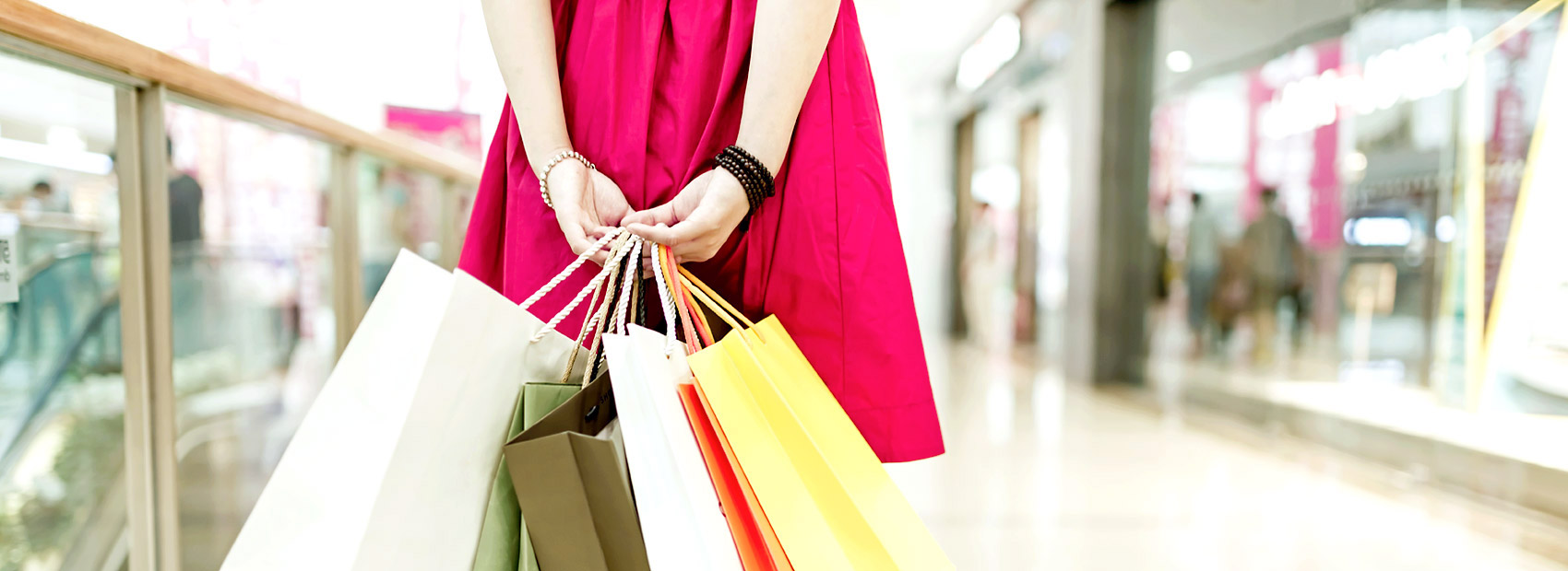 Shopping with nobara. Девушка шоппинг. Девушка с покупками. Фон шоппинг. Умный шоппинг.