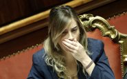 Maria Elena Boschi piange per la sconfitta al Referendum