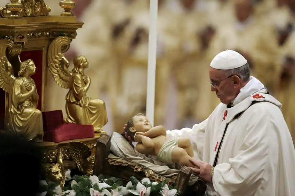 Papa Francesco parla emarginati nella Messa di Natale a San Pietro