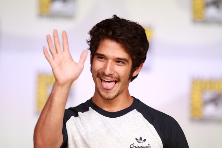 Tyler Posey 768x512