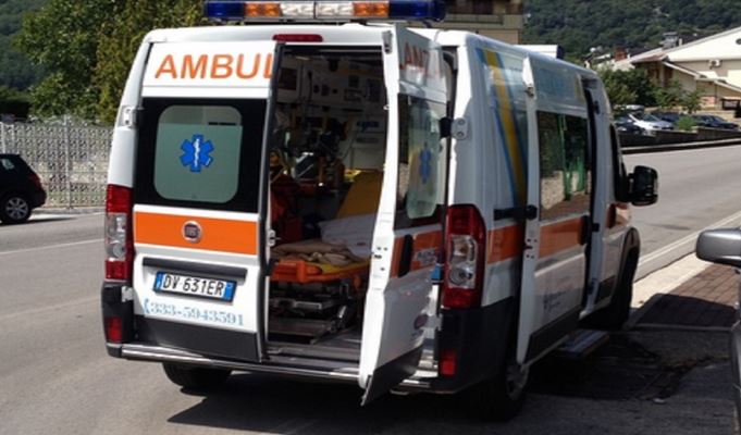 30enne precipita dal balcone e muore, tentava di rubare in casa del vicino 30enne