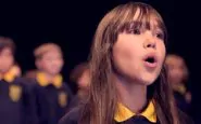 Bambina autistica canta "Hallelujah": interprtazione da brividi