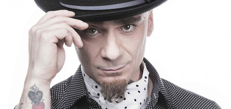 J-Ax "Da ragazzo mi consideravano sfigato" J-Ax "Da ragazzo mi consideravano sfigato"