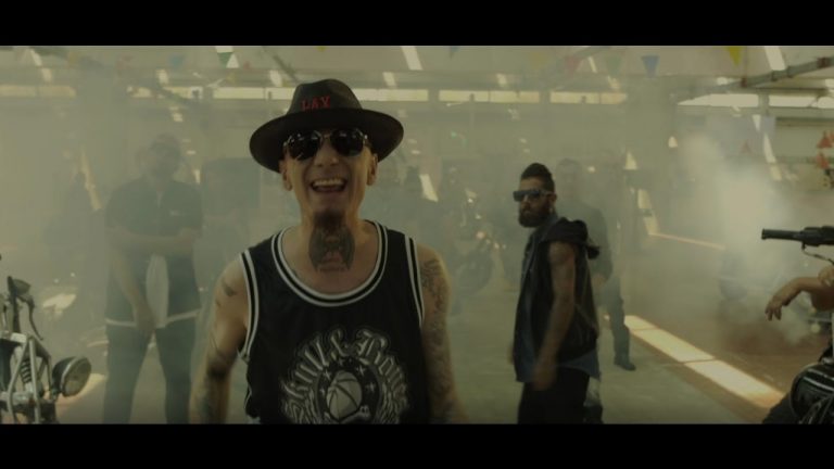J-Ax e rapper baresi: il video girato in Puglia