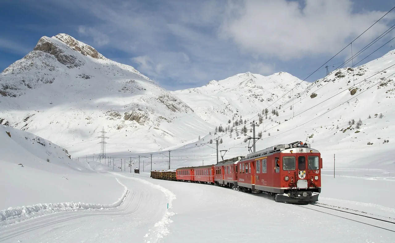 treno con la neve