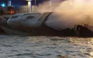 yacht in fiamme a Loano