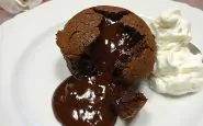 Cupcake al cioccolato fondente con cuore morbido: la ricetta