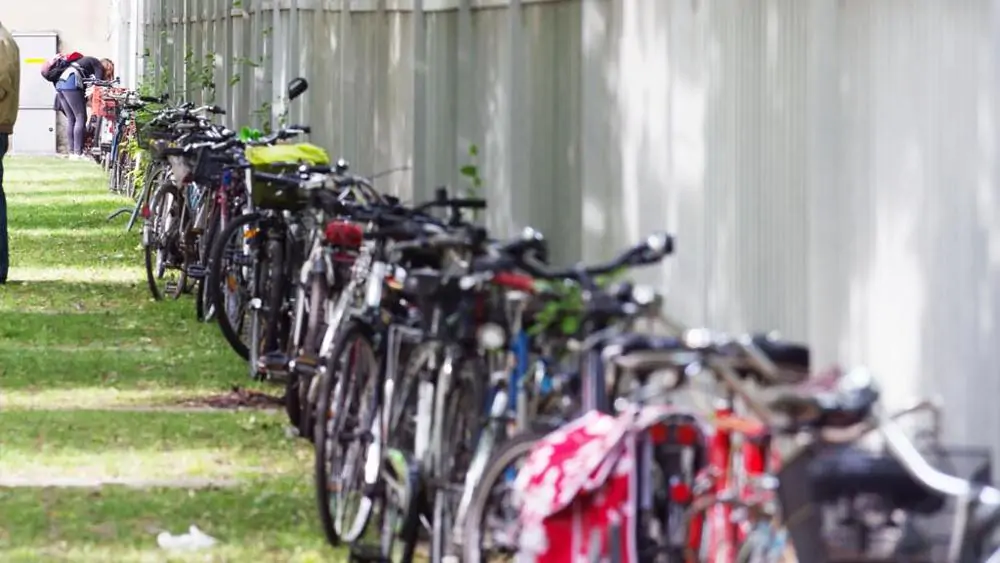 Milano trovate 500 bici rubate da un peruviano, le foto sui social