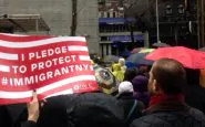 New York: una marcia di migliaia persone in difesa dei migranti