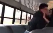 aggressione sull autobus
