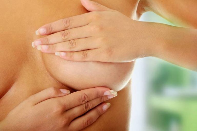 Tette cadenti: esercizi per risollevare il seno