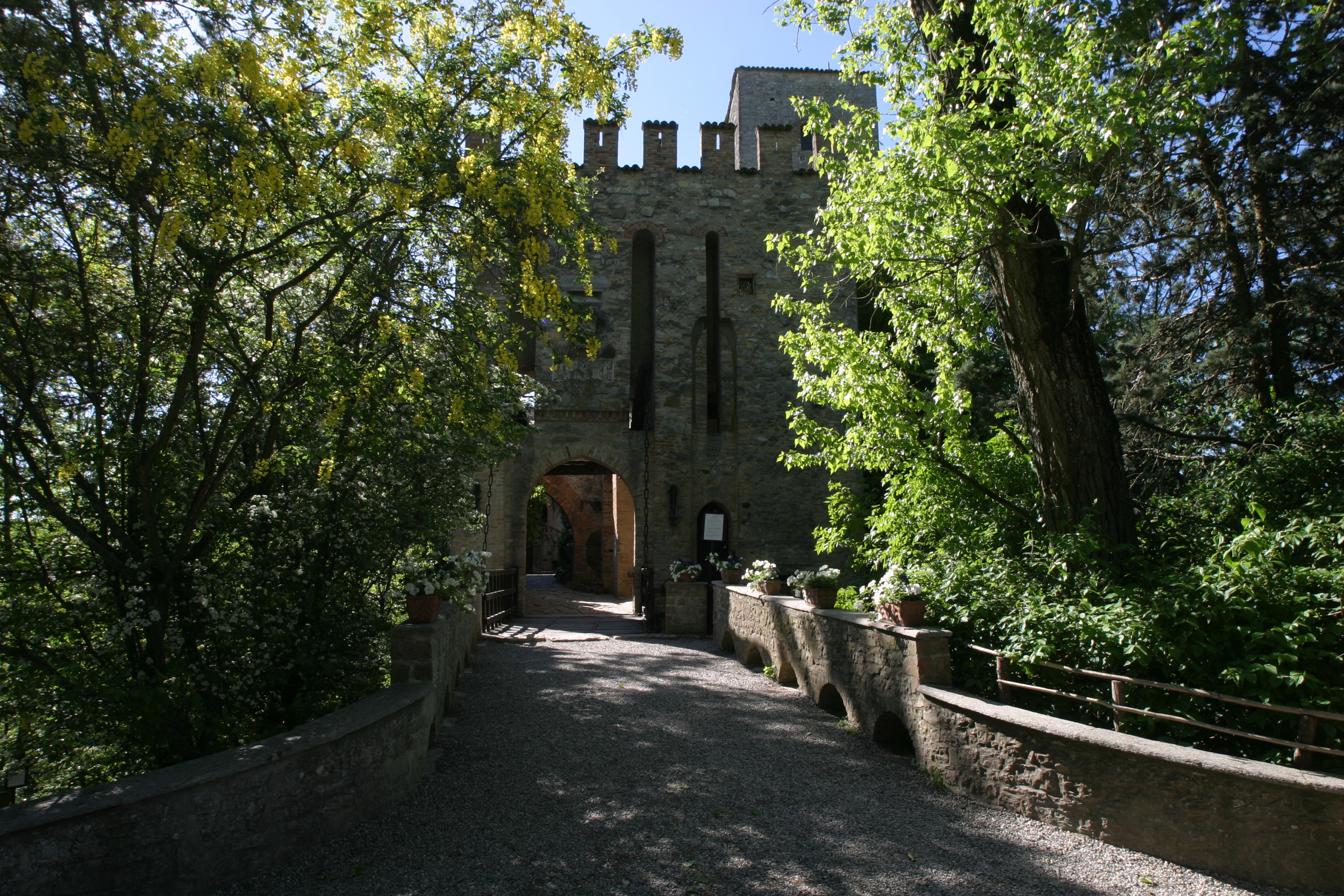 CASTELLO DI GROPPARELLO (PIACENZA)
