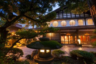 nishiyama onsen keiunkan most old hotel in the world