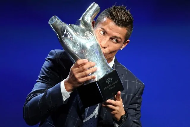 Calcio: Premio "Best of" per Ronaldo, "L'anno più bello della mia carriera"